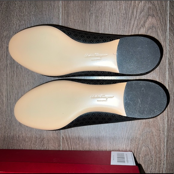 Salvatore Ferragamo Varina Black Leather Bow Buckle Size 8 Ballet Flats Shoes - Picture 3 of 10